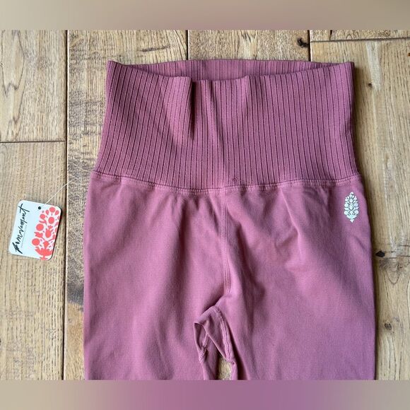 Free People Movement Hi-Rise 7/8 Length Good Karma Leggings XS/S NWT - Picture 2 of 5